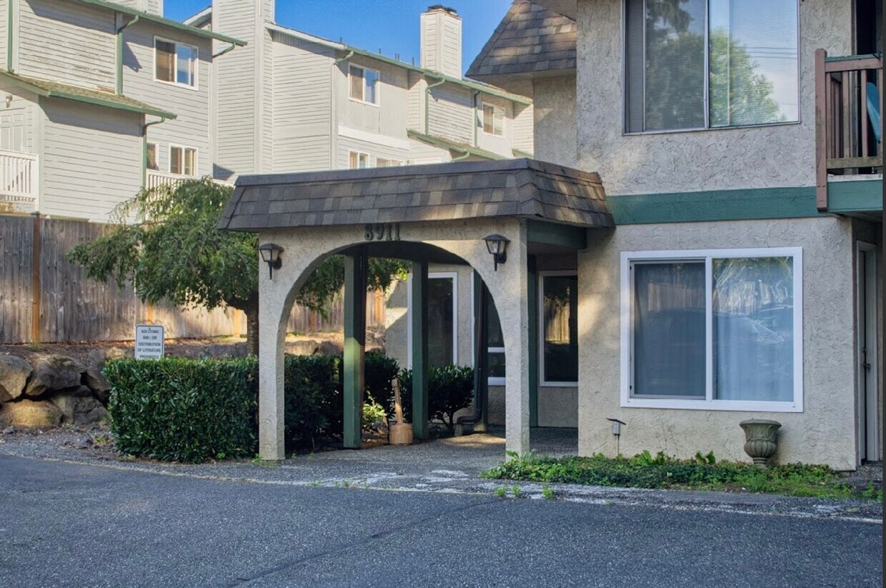 8911 Holly Dr, Everett, WA 98208 House Rental in Everett, WA