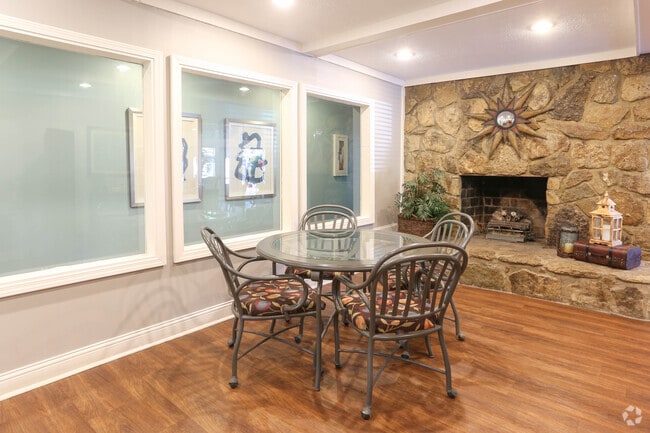 Building Photo - Vetra Hurstbourne