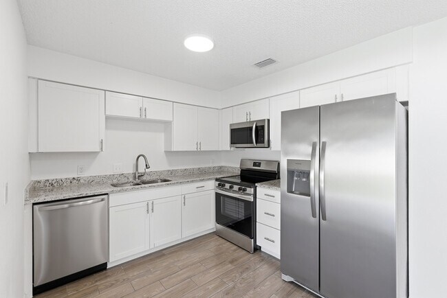 Foto del edificio - 30850 Cherokee Ave