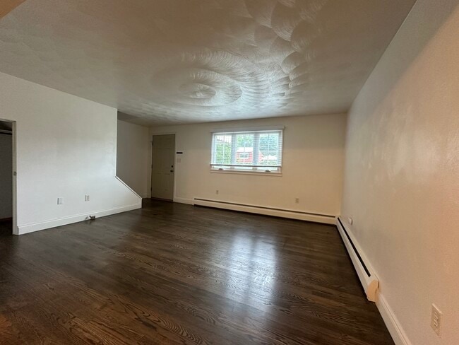 Building Photo - 2703 Harbison St