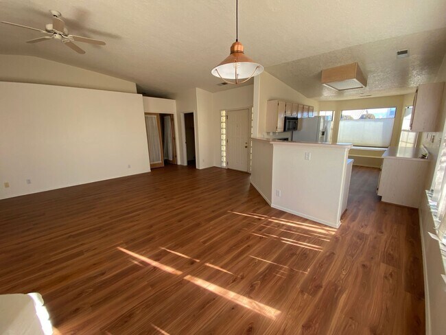 Foto del edificio - Beautiful 3-Bedroom Home in NW Albuquerque
