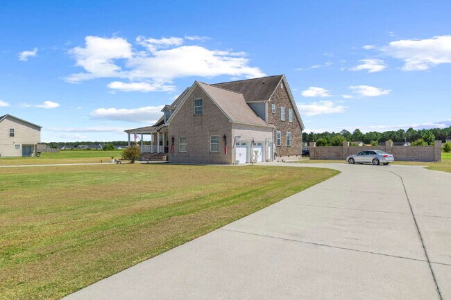 Foto del edificio - 112 Cherry Grove Dr