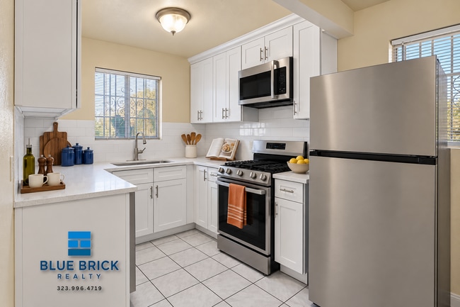 Foto del edificio - 1326 W 29th St