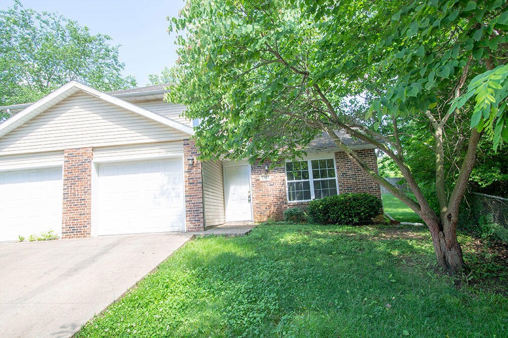 Primary Photo - 1324 Godas Dr