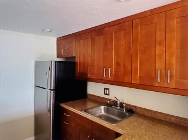 Building Photo - 470 Executive Center Dr