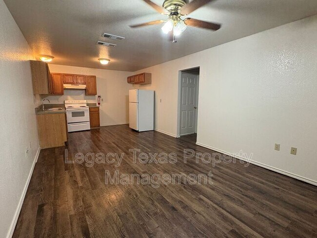 Foto del edificio - 1112 Williams Ave