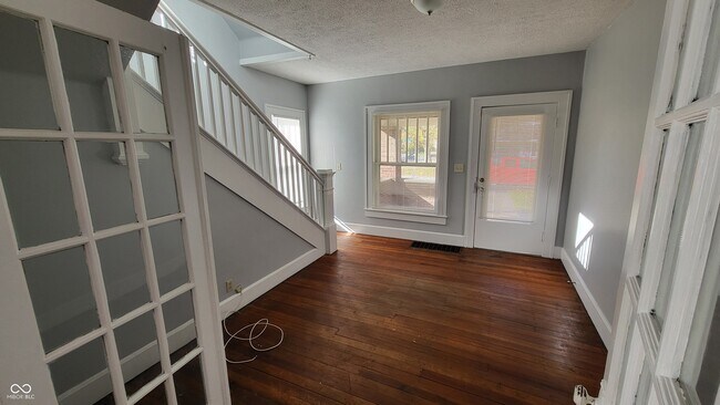 Building Photo - 117 S Heflin St