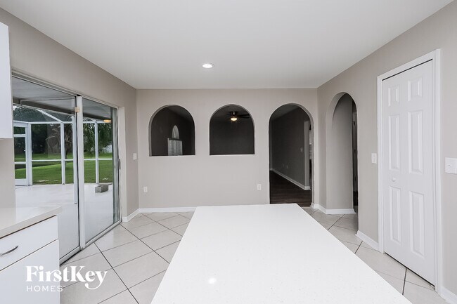 Building Photo - 6409 Gondola Dr