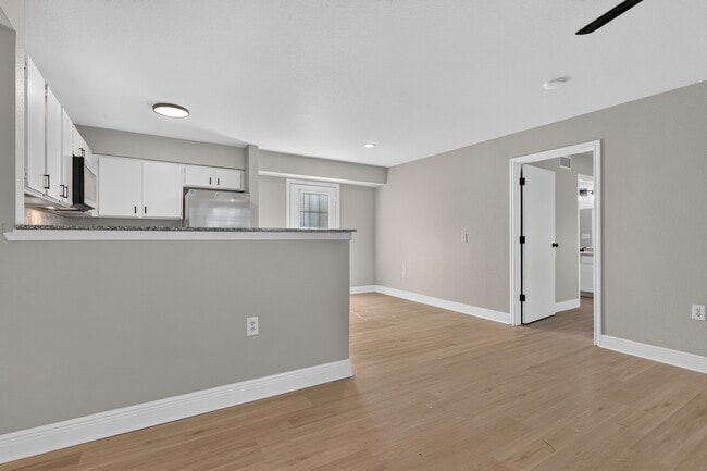 Building Photo - Bay Ranch Apartments