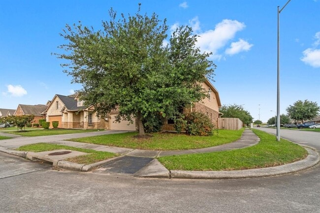 Building Photo - 2827 Lockeridge Oaks Dr