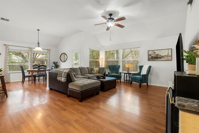 Foto del edificio - 6005 Mesa Verde Cir