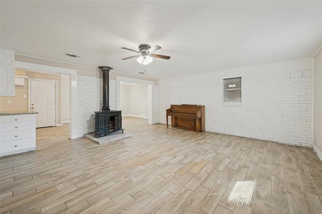 Building Photo - 213 Dorris Dr