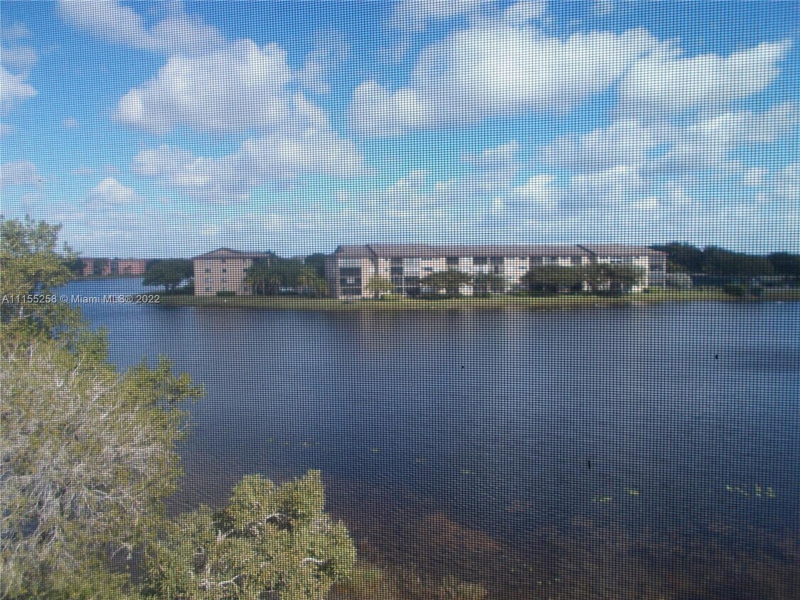 Foto del edificio - 13705 SW 12th St