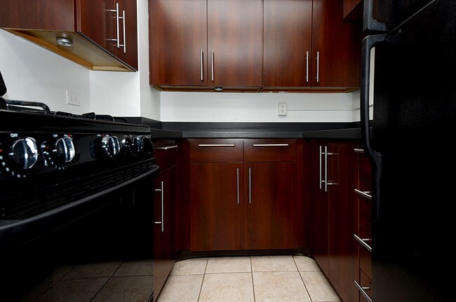 Foto del edificio - 2756 N Pine Grove Ave