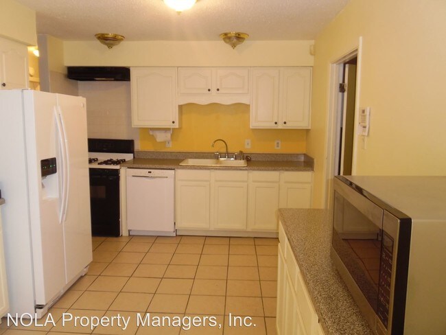Building Photo - 3 br, 2 bath House - 3541 EAST LOYOLA DR