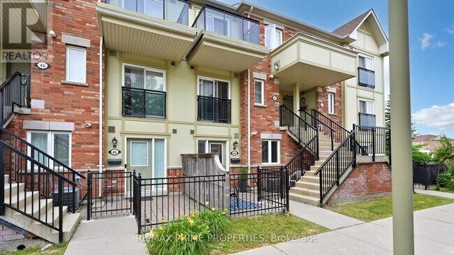 Photo du bâtiment - 2265-2265 Bur Oak Ave