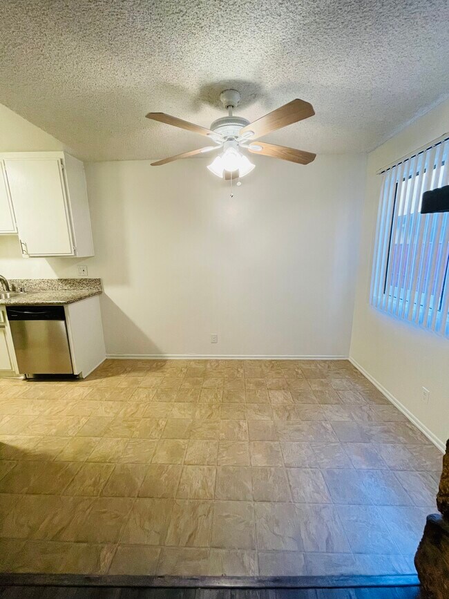 Foto del edificio - 13956 Vanowen St