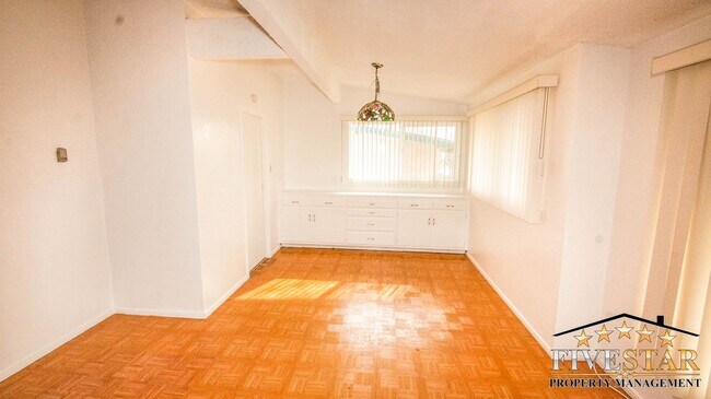Foto del edificio - 3705 River Blvd