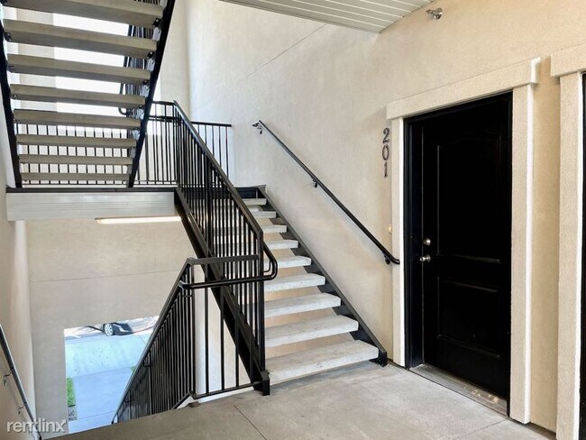 Building Photo - 5208 W Cannavale Ln