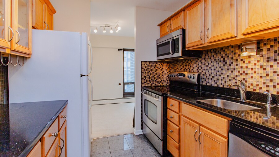 Foto principal - 6166 N Sheridan Rd