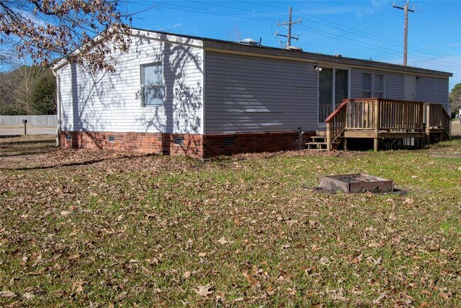 Building Photo - 16303 Lone Star Ranch Dr