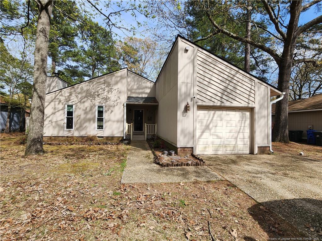 Primary Photo - 579 Moriston Rd