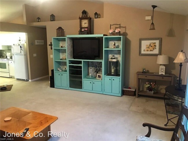Building Photo - 4 br, 2 bath House - 904 NW Juanita Pl