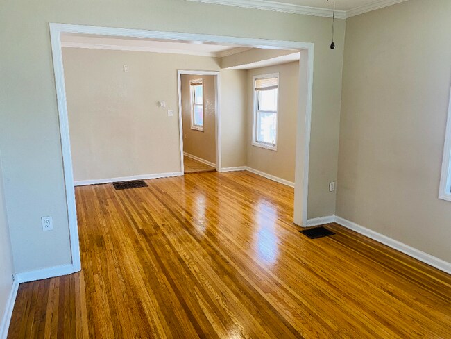 Foto del edificio - 2632 E 9th St