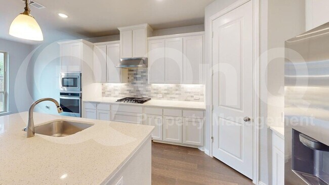 Foto del edificio - 1708 Snowdrop Dr
