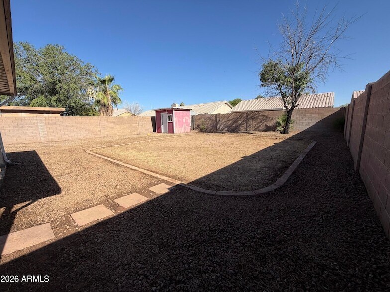 Foto del edificio - 1407 W Bluefield Ave