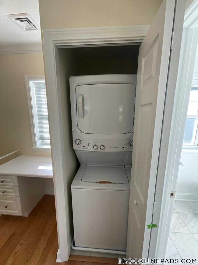 Foto del edificio - 94 Thornton Rd