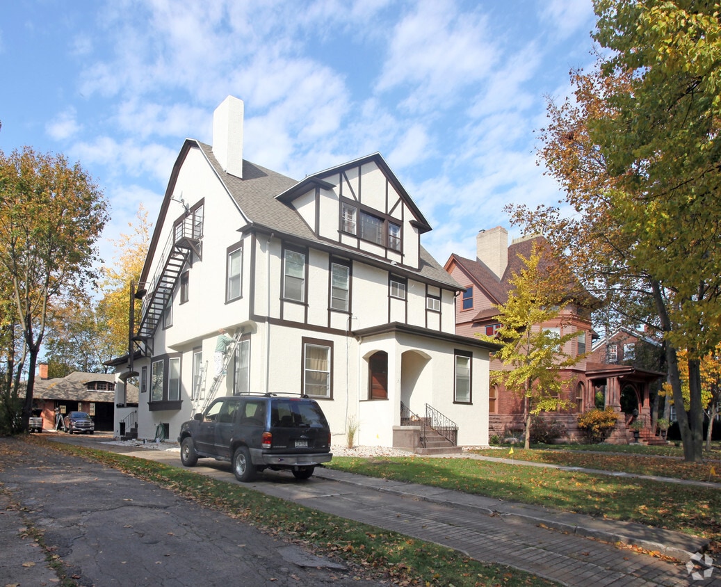 Primary Photo - 7 Granger Pl