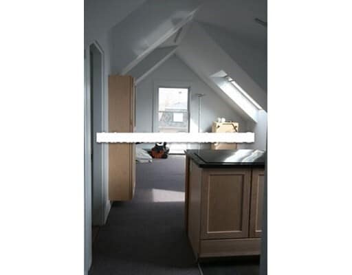 Building Photo - 30 Agassiz St