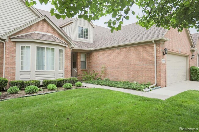 Foto del edificio - 52245 Silvanna Ln