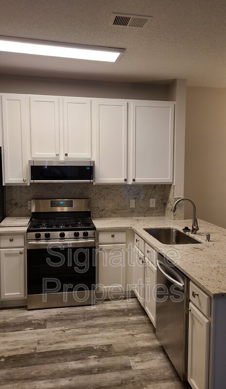 Building Photo - 9410 Links Ln