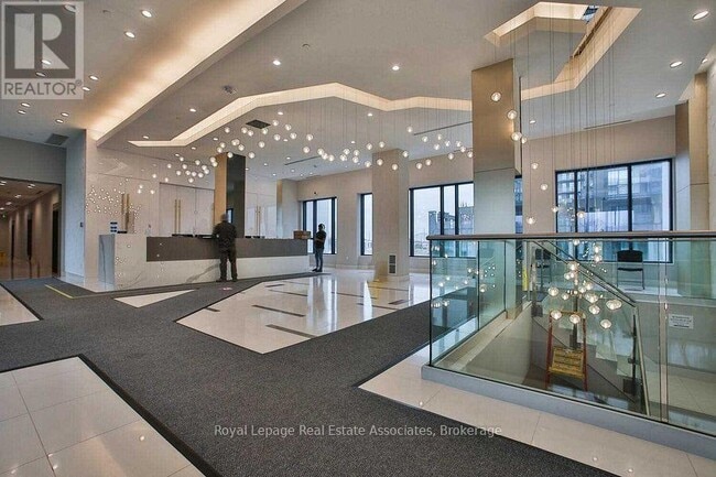 Building Photo - 65 Watergarden Dr