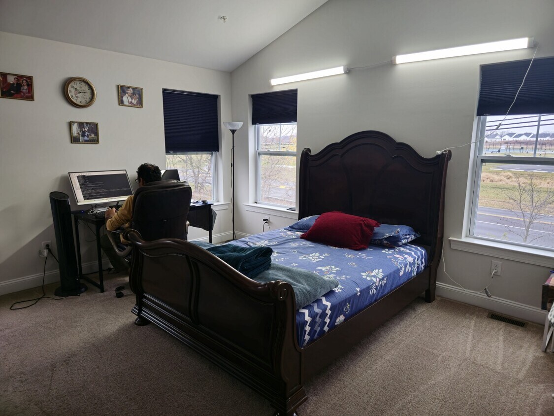 Foto principal - 100 Everleigh Dr