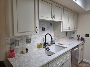 Building Photo - 25 Holly Ct