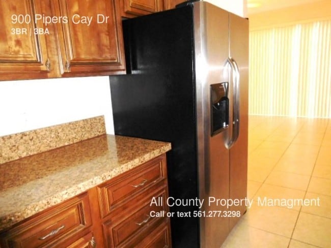 Building Photo - 900 Pipers Cay Dr