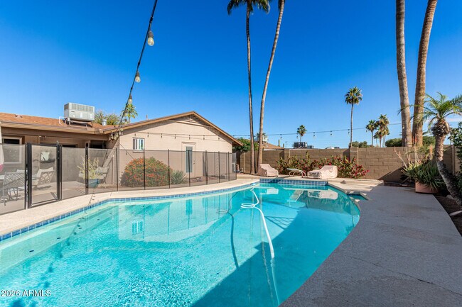 Foto del edificio - 3927 E Cortez St