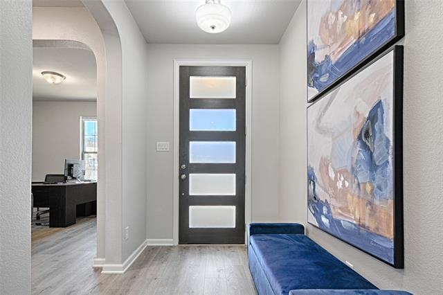 Foto del edificio - 1817 Marvin Gdns Trl