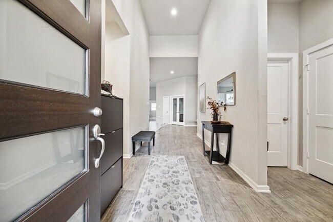 Foto del edificio - 23327 Yellow Larkspur Ln
