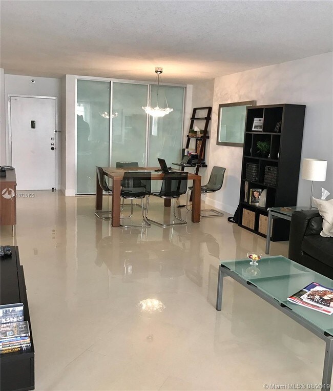 Building Photo - 9511 Collins Ave