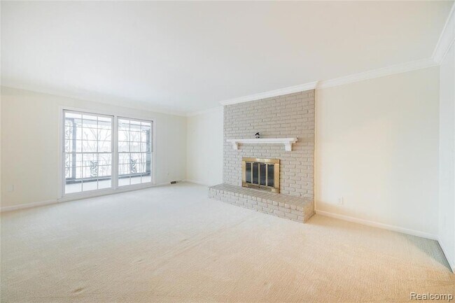 Foto del edificio - 24356 E River Rd