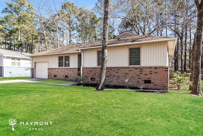 Building Photo - Cozy 3-Bedroom Home in Hopkins, SC