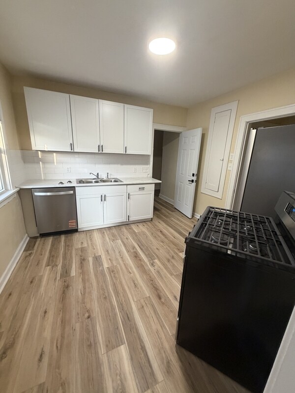 Foto del edificio - 4427 W 49th St