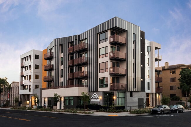 Building Photo - Arbor Crest on Fourth