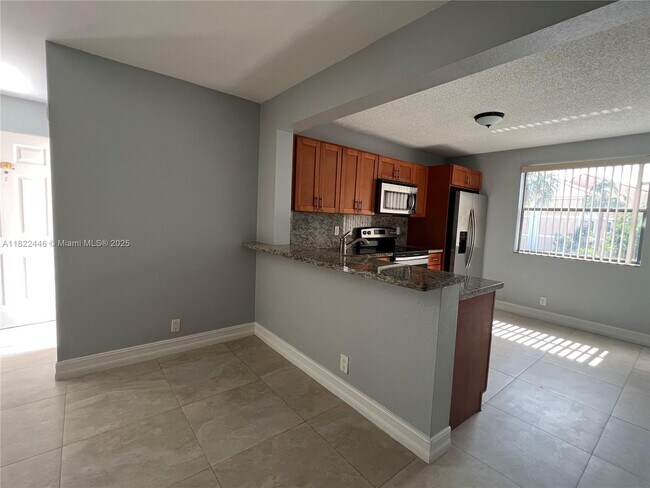Foto del edificio - 5801 Riverside Dr