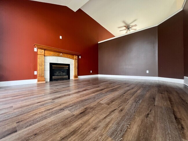 Foto del edificio - 4124 E 32nd Ave