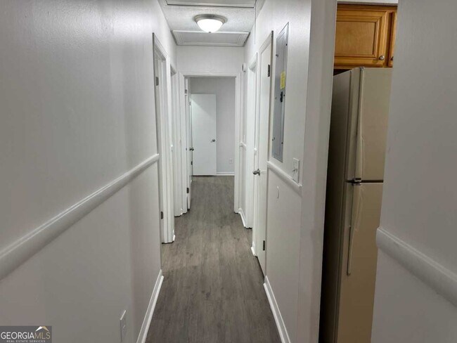 Foto del edificio - 7799 Park Ln